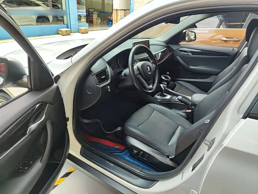 BMW X1 2015 — фото 16