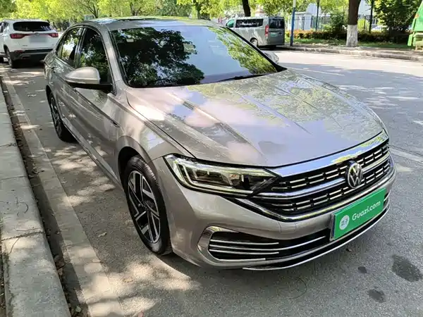 Volkswagen Sagitar 2023