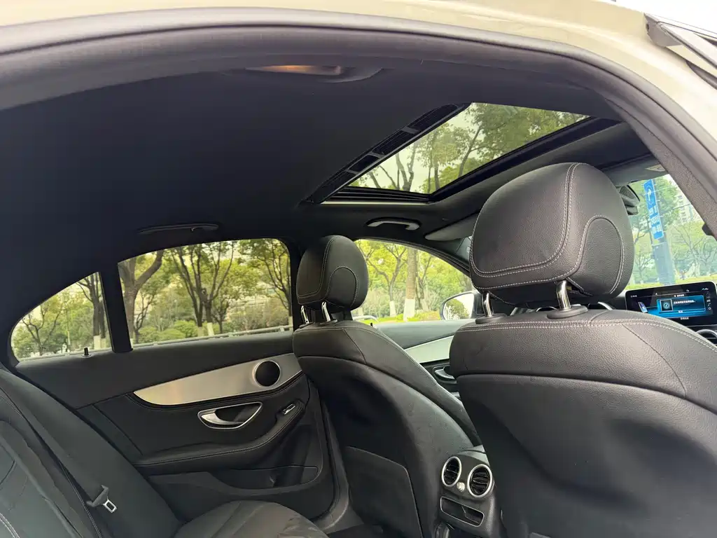 Mercedes-Benz C-Class 2019 — фото 10