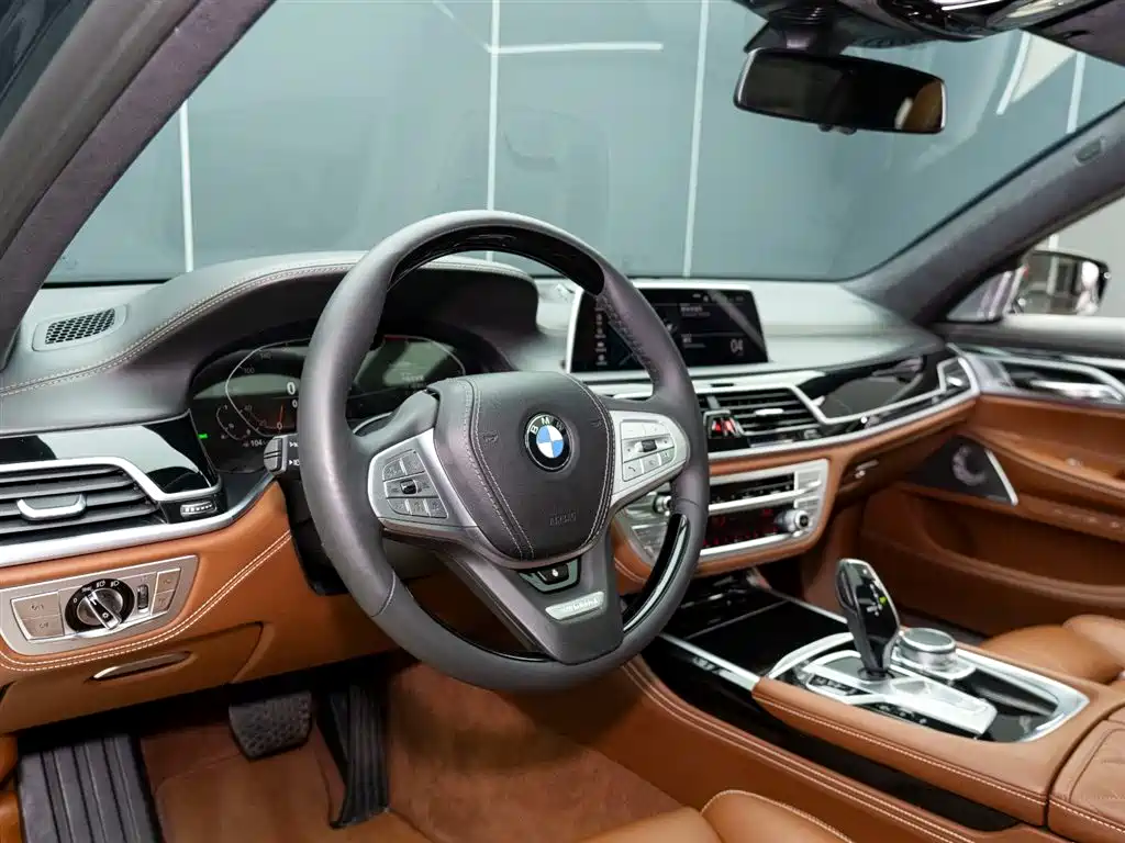 BMW 7 Series 2021 — фото 10