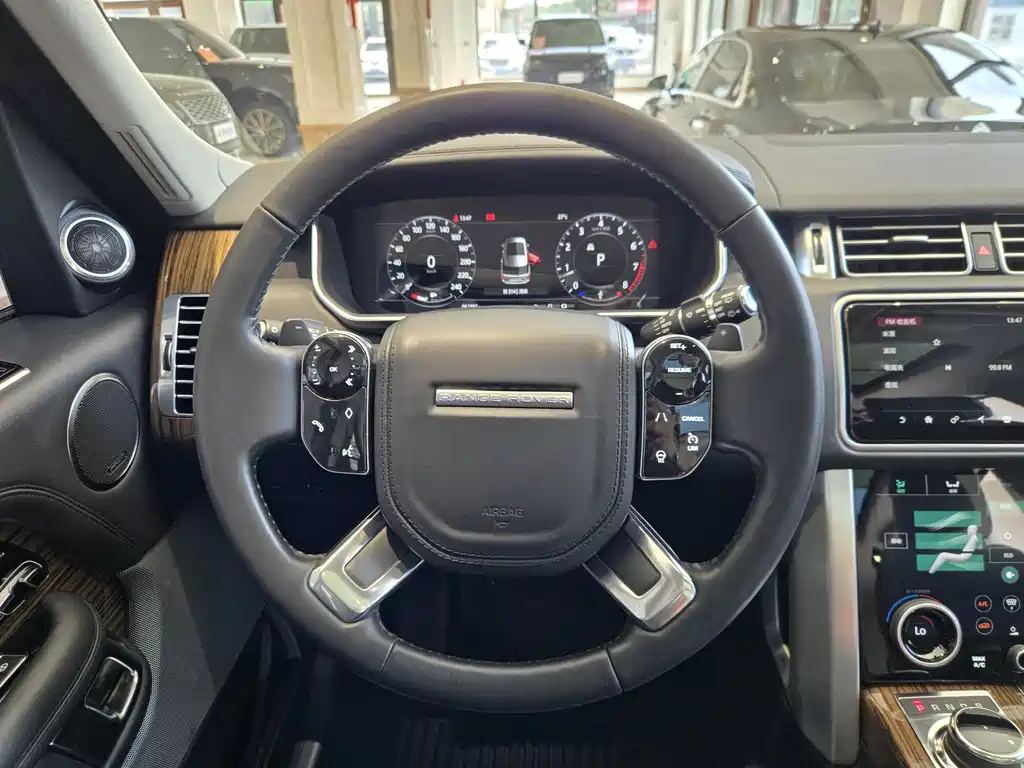 Land Rover Range Rover 2018 — фото 18