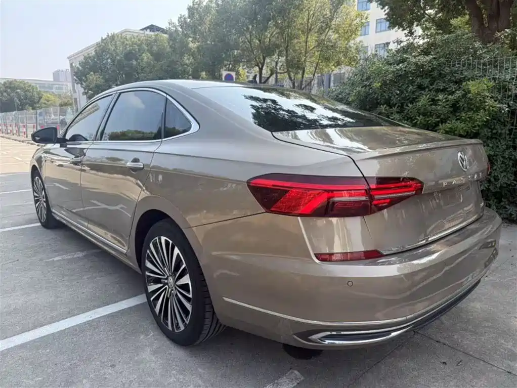 Volkswagen Passat 2019 — фото 24