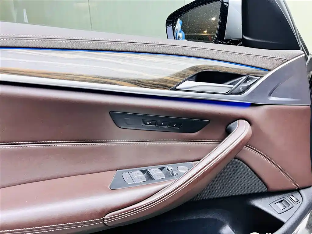 BMW 5 Series New Energy 2020 — фото 11