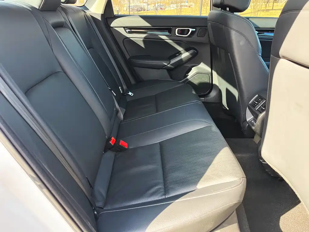 Honda Civic 2023 — фото 11