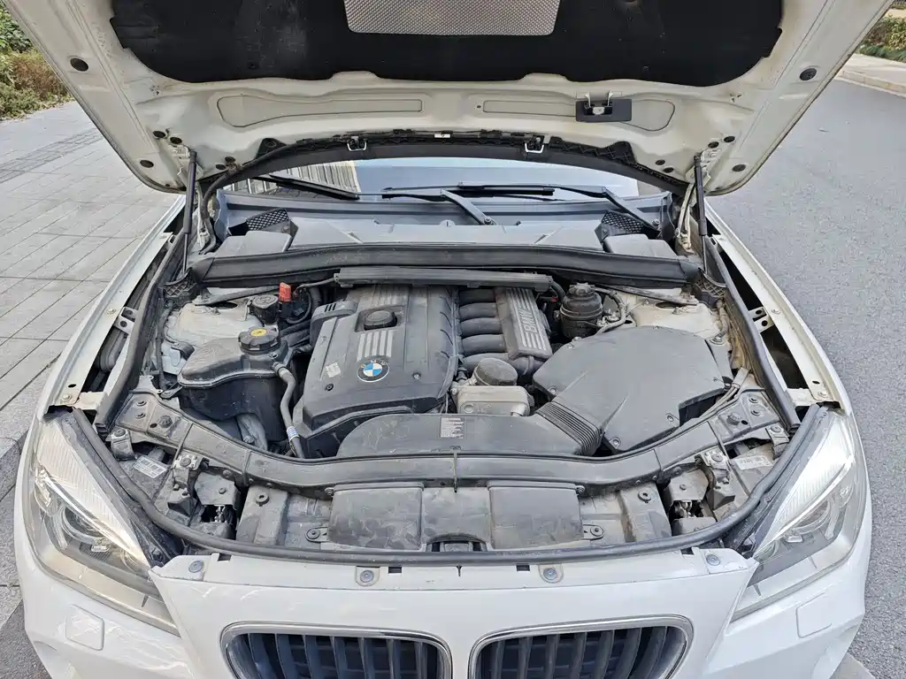 BMW X1 2011 — фото 16