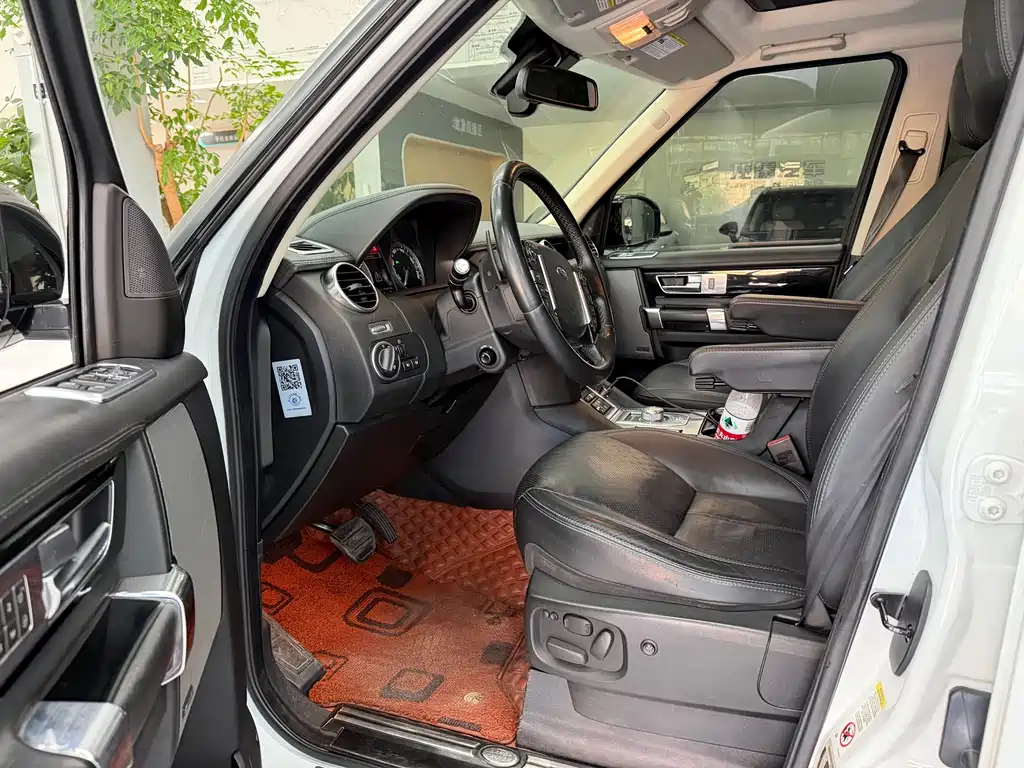 Land Rover Discovery 2015 — фото 13