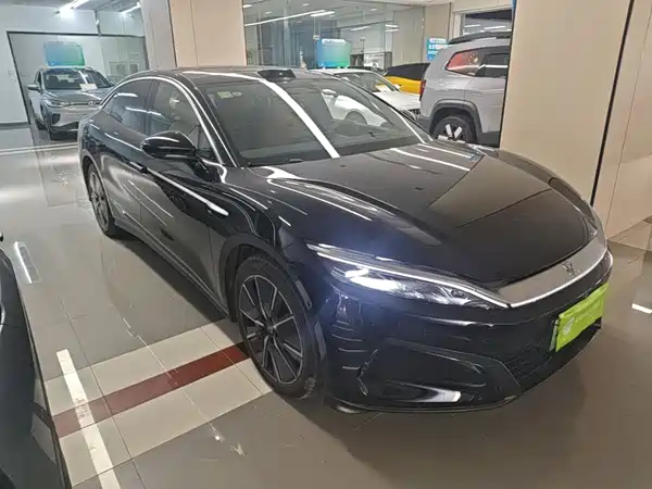 BYD Han L 2025