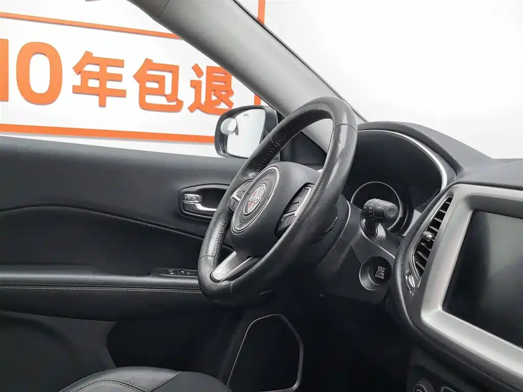 Jeep Compass 2018 — фото 22