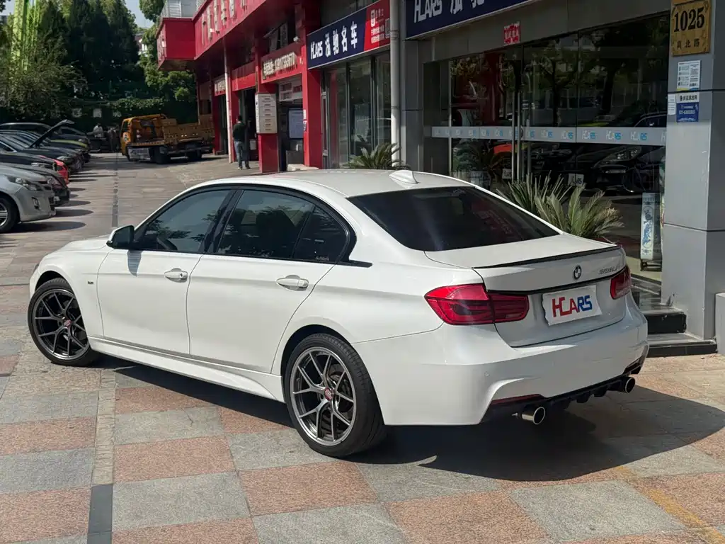 BMW 3 Series 2016 — фото 10