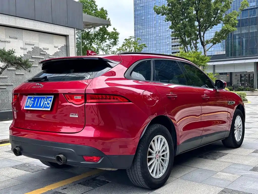 Jaguar F-PACE 2017 — фото 4