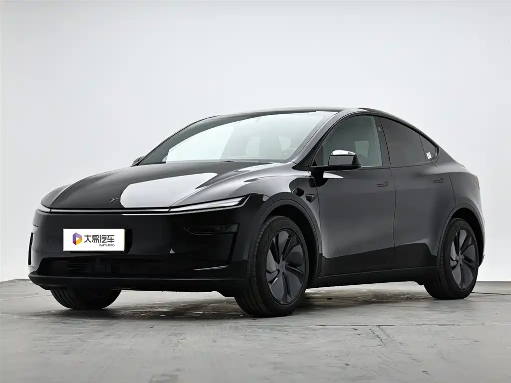 Tesla Model Y 2026 — фото 1