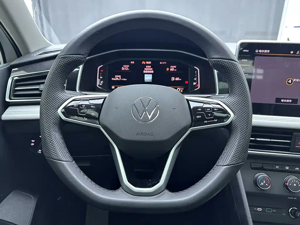 Volkswagen Tiguan L 2023 — фото 13