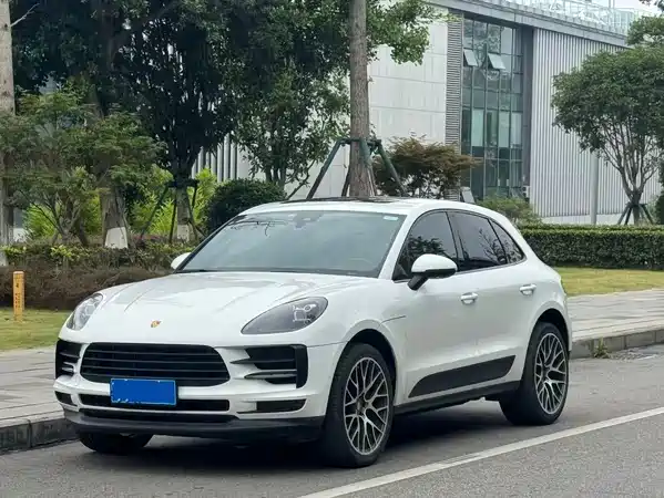 Porsche Macan 2021