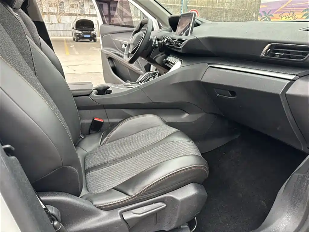 Peugeot 5008 2019 — фото 13