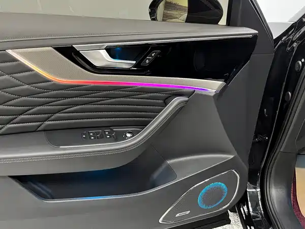 Hongqi HS5 2023