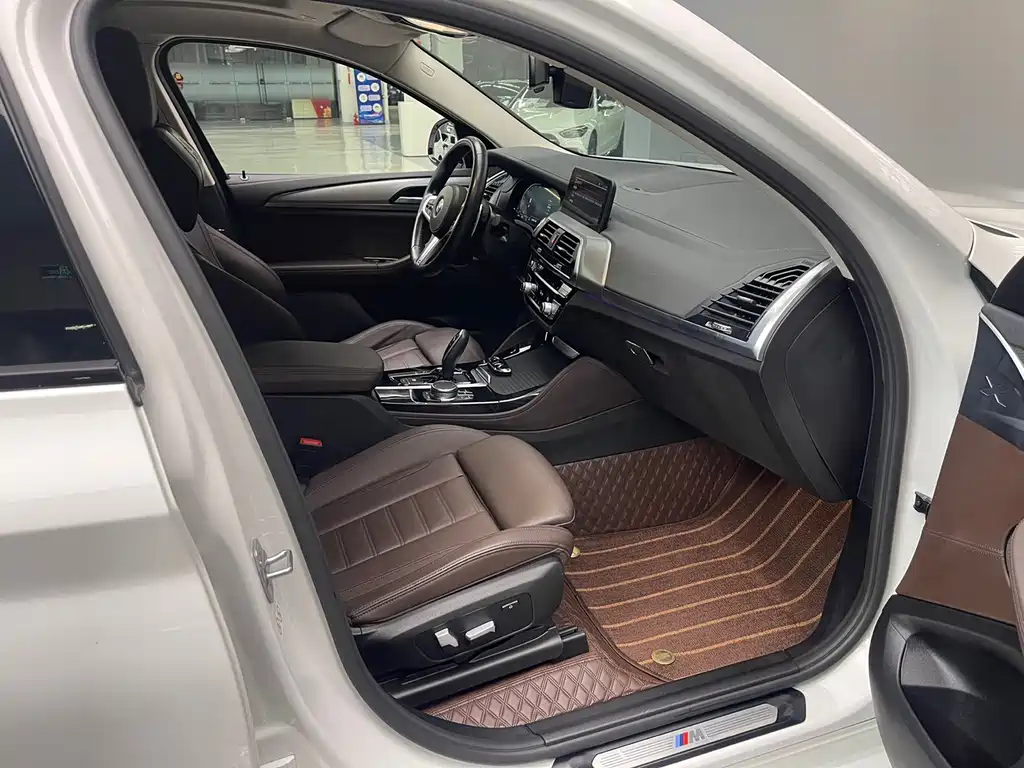 BMW X4 2021 — фото 14