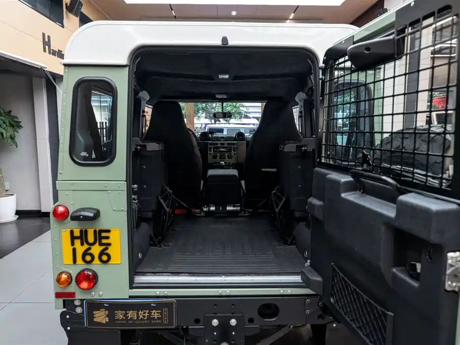 Land Rover Defender 2017 — фото 6