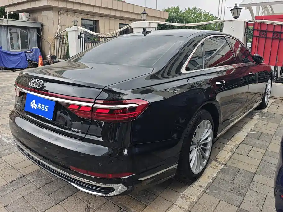 Audi A8 2023