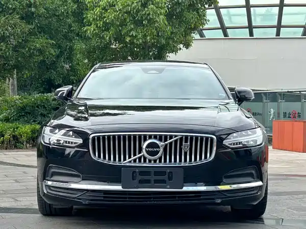Volvo S90 2023