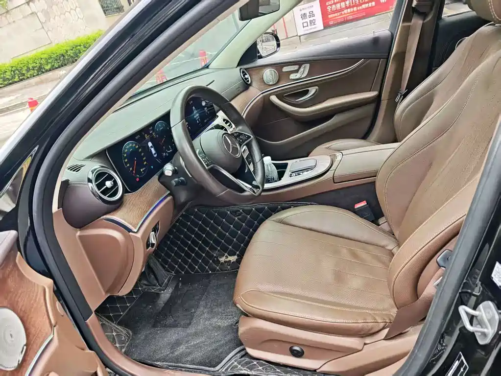 Mercedes-Benz E-Class 2023 — фото 4