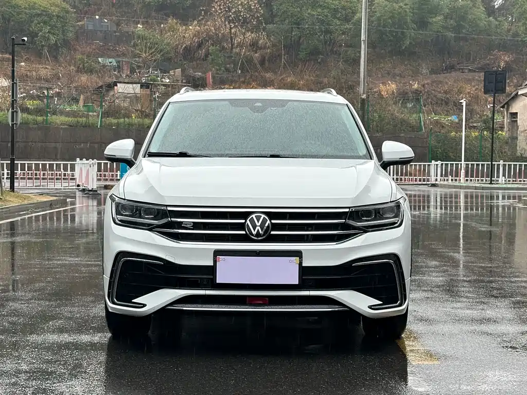 Volkswagen Tiguan L 2023 — фото 2