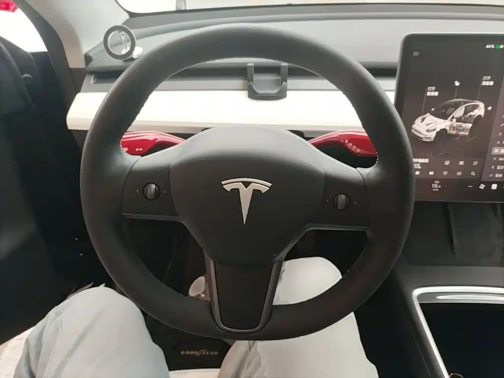 Tesla Model Y 2023 — фото 11