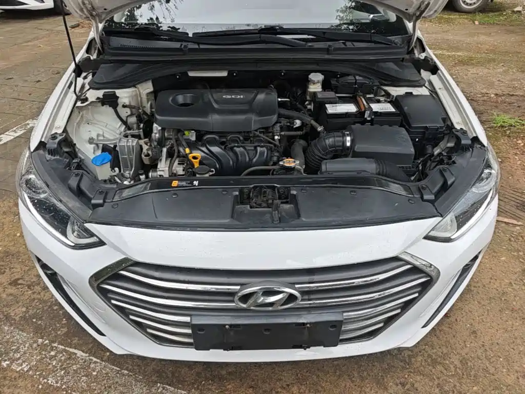 Hyundai Elantra 2016 — фото 20