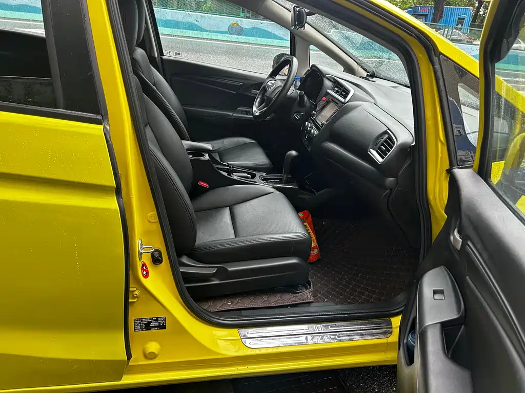 Honda Fit 2015 — фото 19