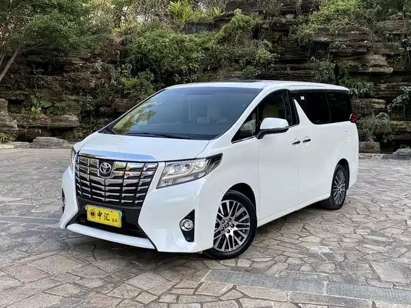 Toyota Alphard 2015