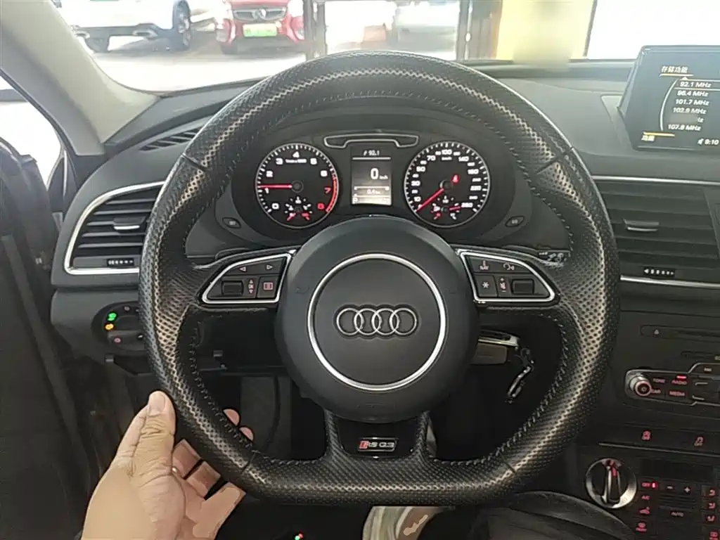 Audi Q3 2014 — фото 11