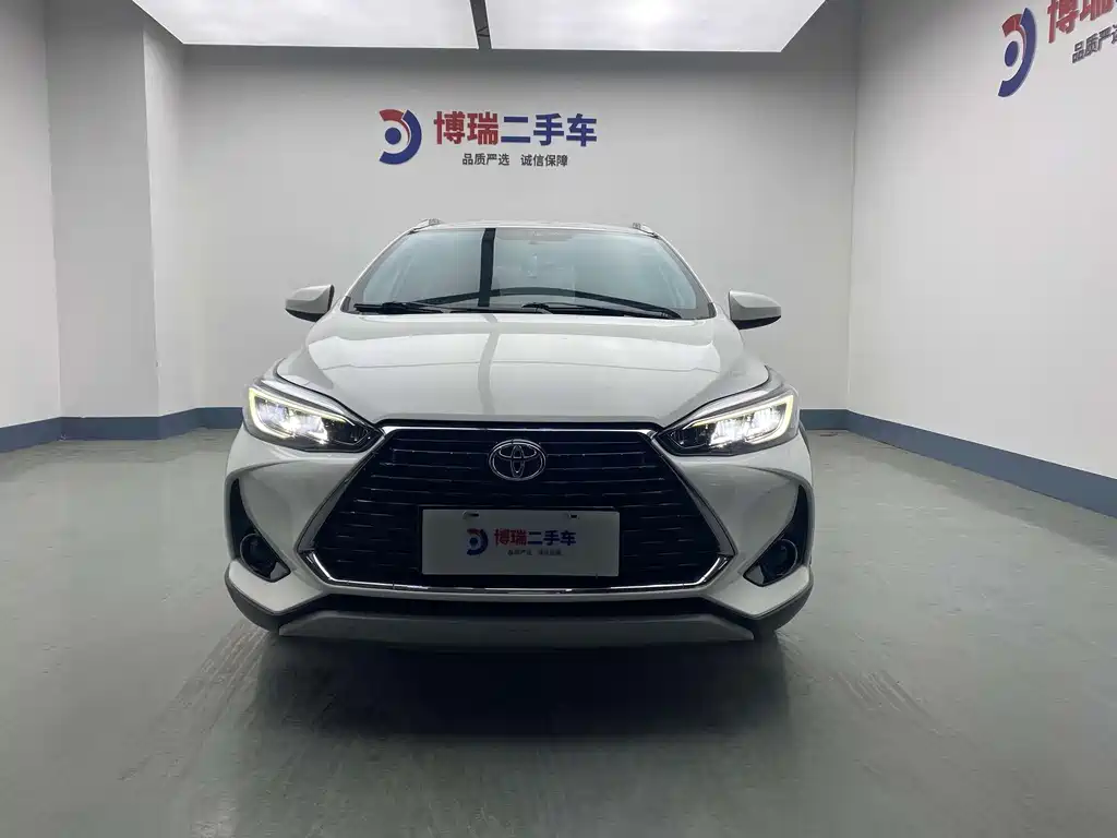 Toyota Yaris L 2022 — фото 2