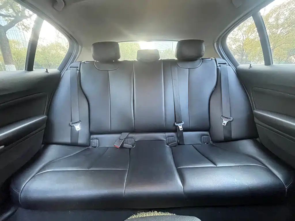 BMW 1 Series 2015 — фото 16