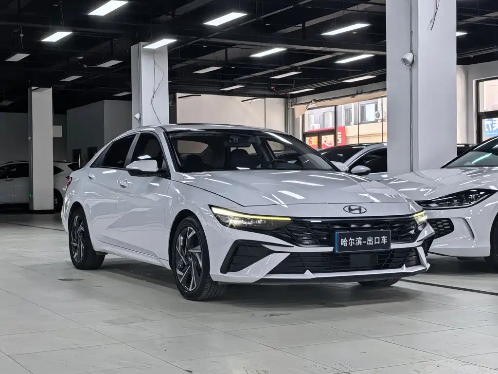 Hyundai Elantra 2023