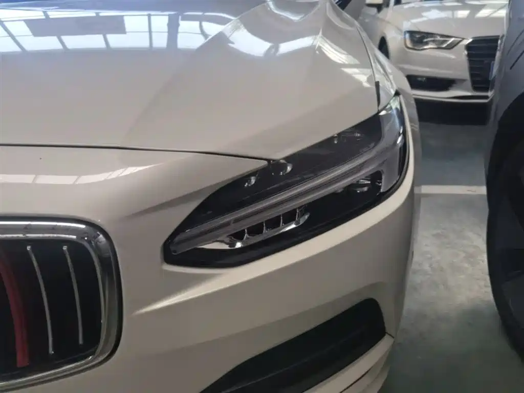 Volvo S90 2017 — фото 24