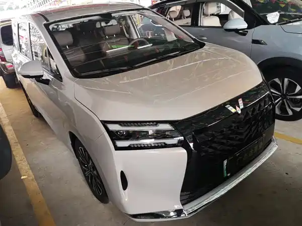 Wuling Starlight 730 New Energy 2025