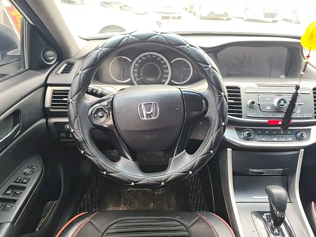 Honda Accord 2016 — фото 11