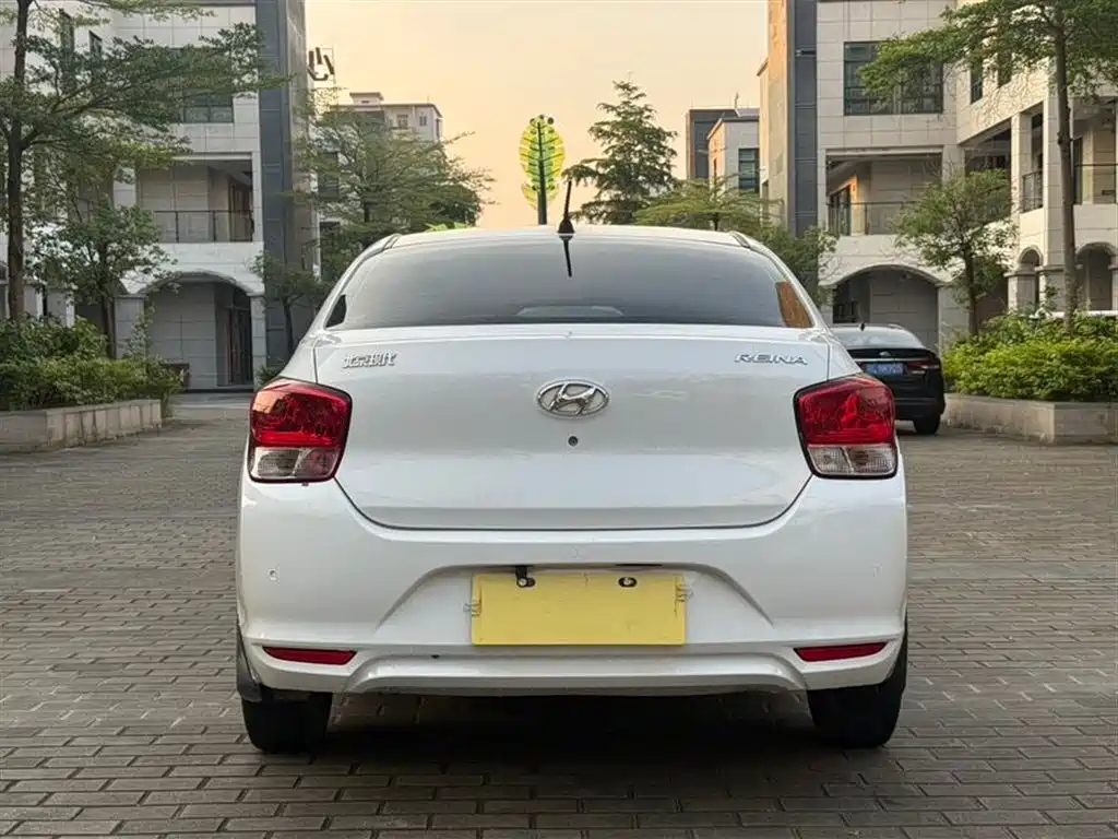 Hyundai Verna 2018 — фото 9