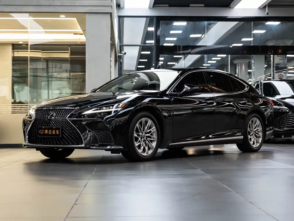 Lexus LS 2021 — фото 1