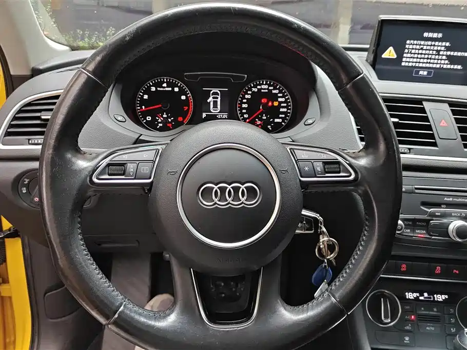 Audi Q3 2016 — фото 15
