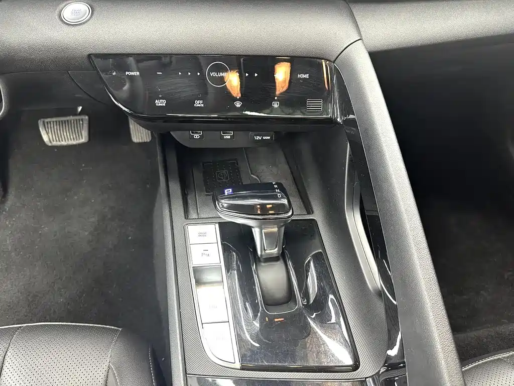 Hyundai Elantra 2022 — фото 11