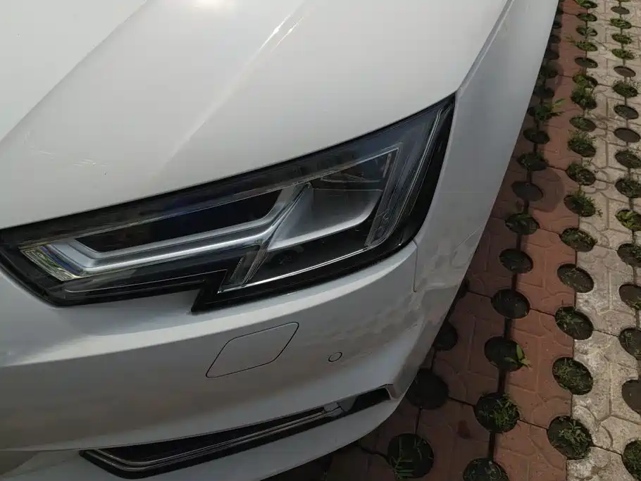 Audi A4L 2019