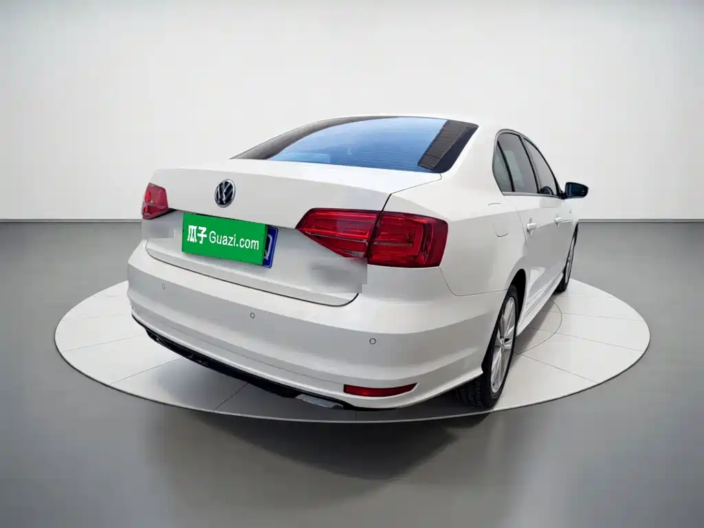 Volkswagen Sagitar 2018
