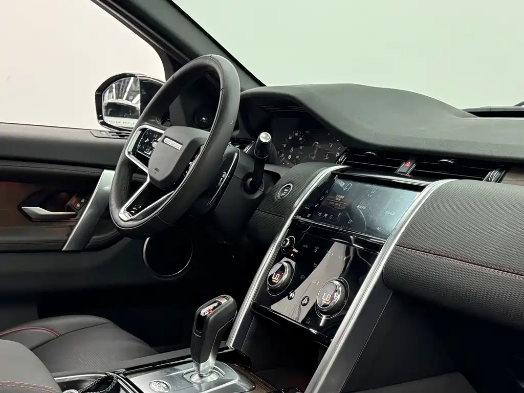 Land Rover Discovery Sport 2023 — фото 8