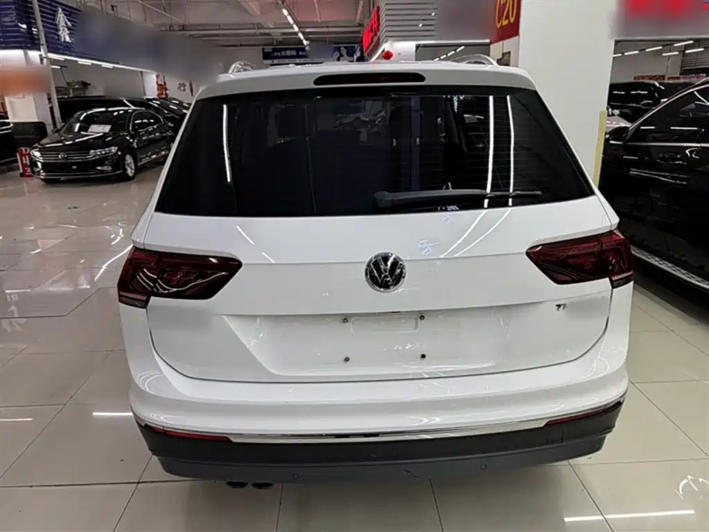 Volkswagen Tiguan L 2017 — фото 8