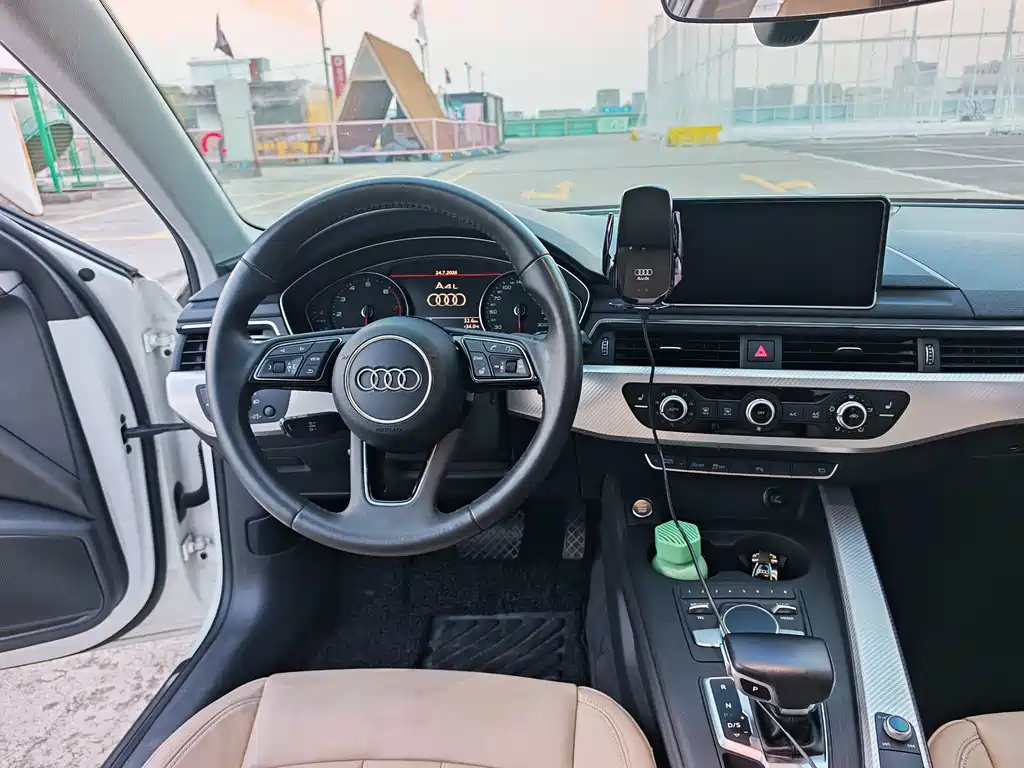 Audi A4L 2017 — фото 12