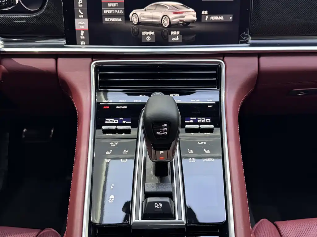 Porsche Panamera 2019 — фото 14