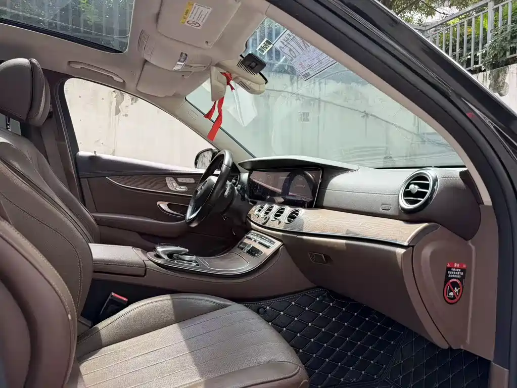 Mercedes-Benz E-Class 2019 — фото 12