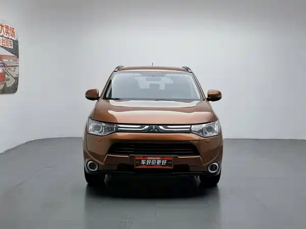 Mitsubishi Outlander 2014