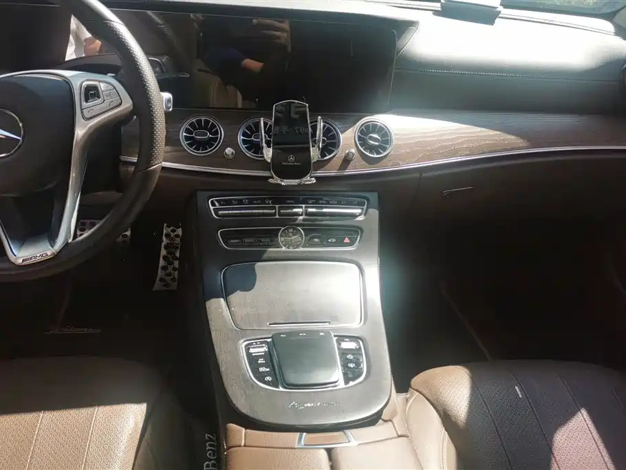 Mercedes-Benz E-Class 2017 — фото 13