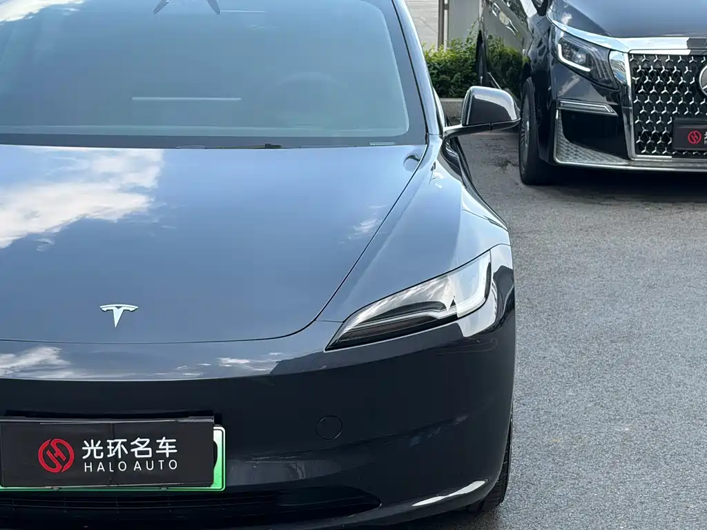 Tesla Model 3 2025